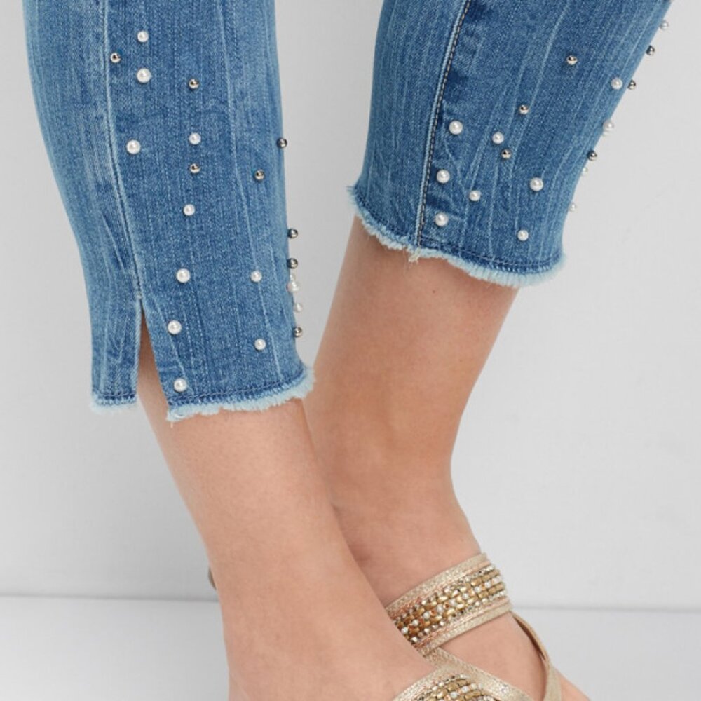 SOLD!!! - Maurices Blue Denim Capris w/Pearl & Silver Accents Women's Frayed Hem - Picture 3 of 16